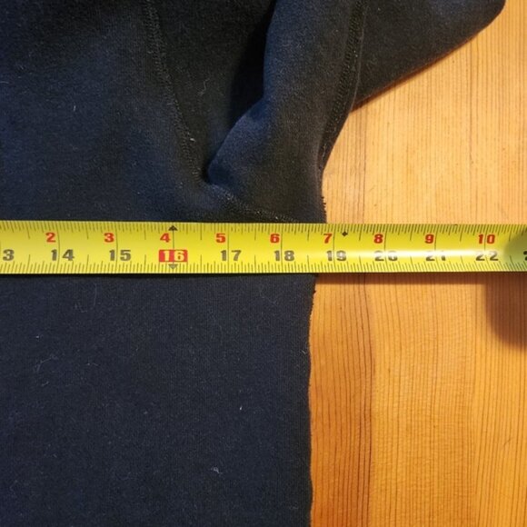 Aritzia TNA Black Hoodie Sweatshirt Loungewear Winter - Picture 6 of 8